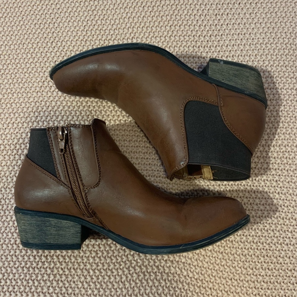 Bamboo booties size 7